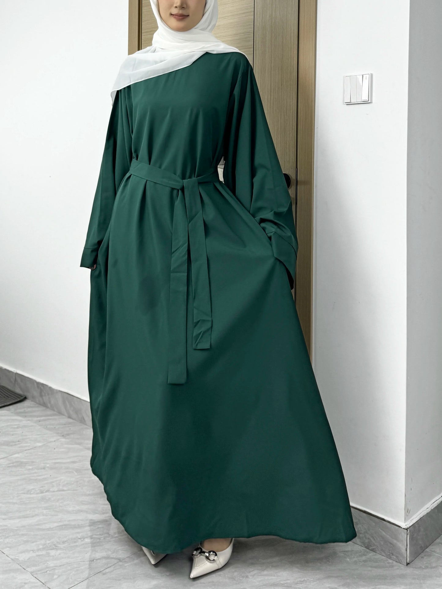 Abayas – Loose Kaftans with Belt and Full Sleeves
