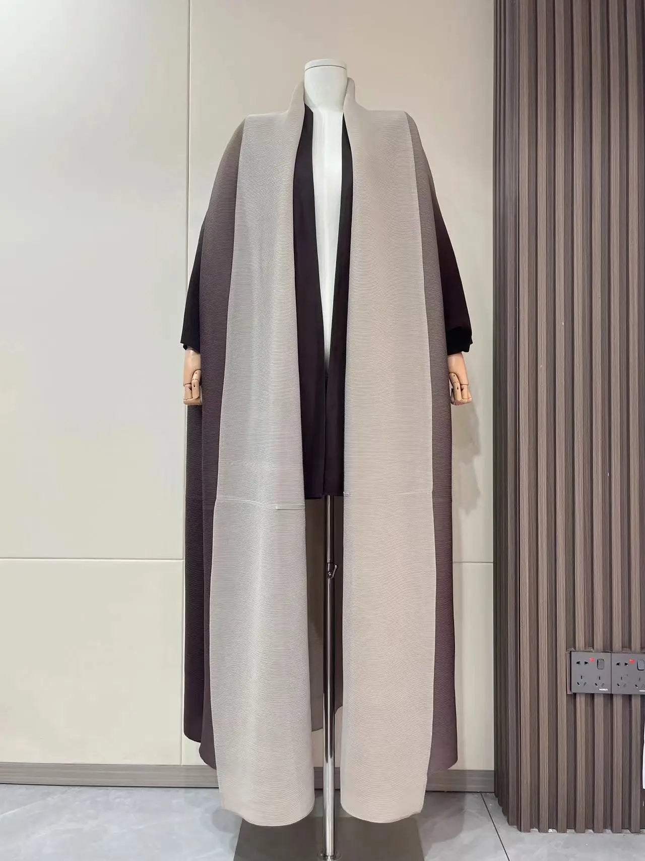 Wrinkled Windbreaker Jacket Bat Sleeve Scarf Collar Gradient Long Retro Coats and Jackets